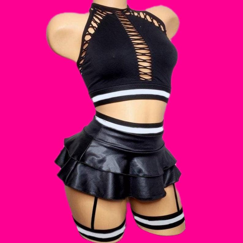 Go Go Dancer Girl In Corset And Short Skirt. Stock Photo - Image Of - Foto 4